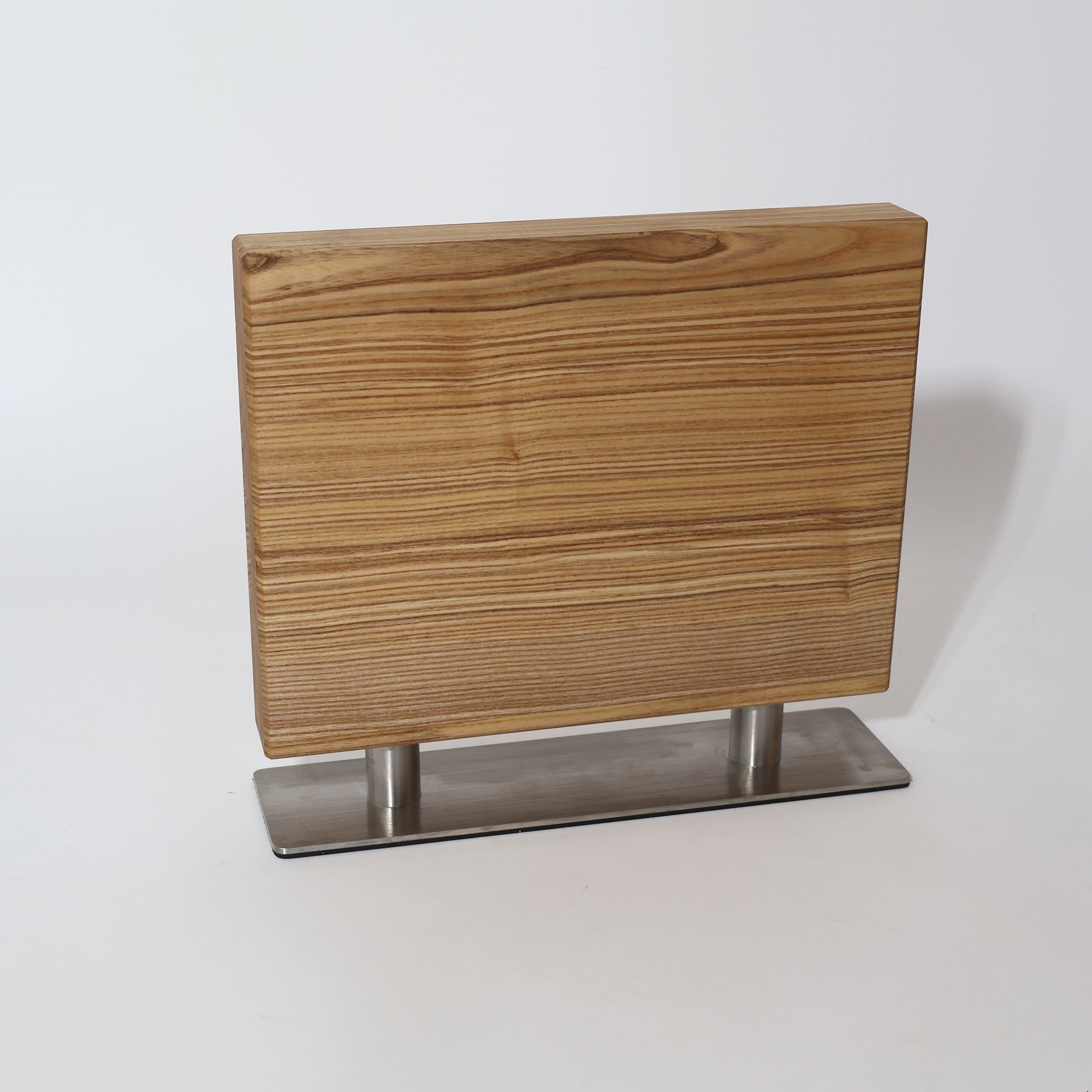Magnetischer Messerblock Esche „FelsBlick“