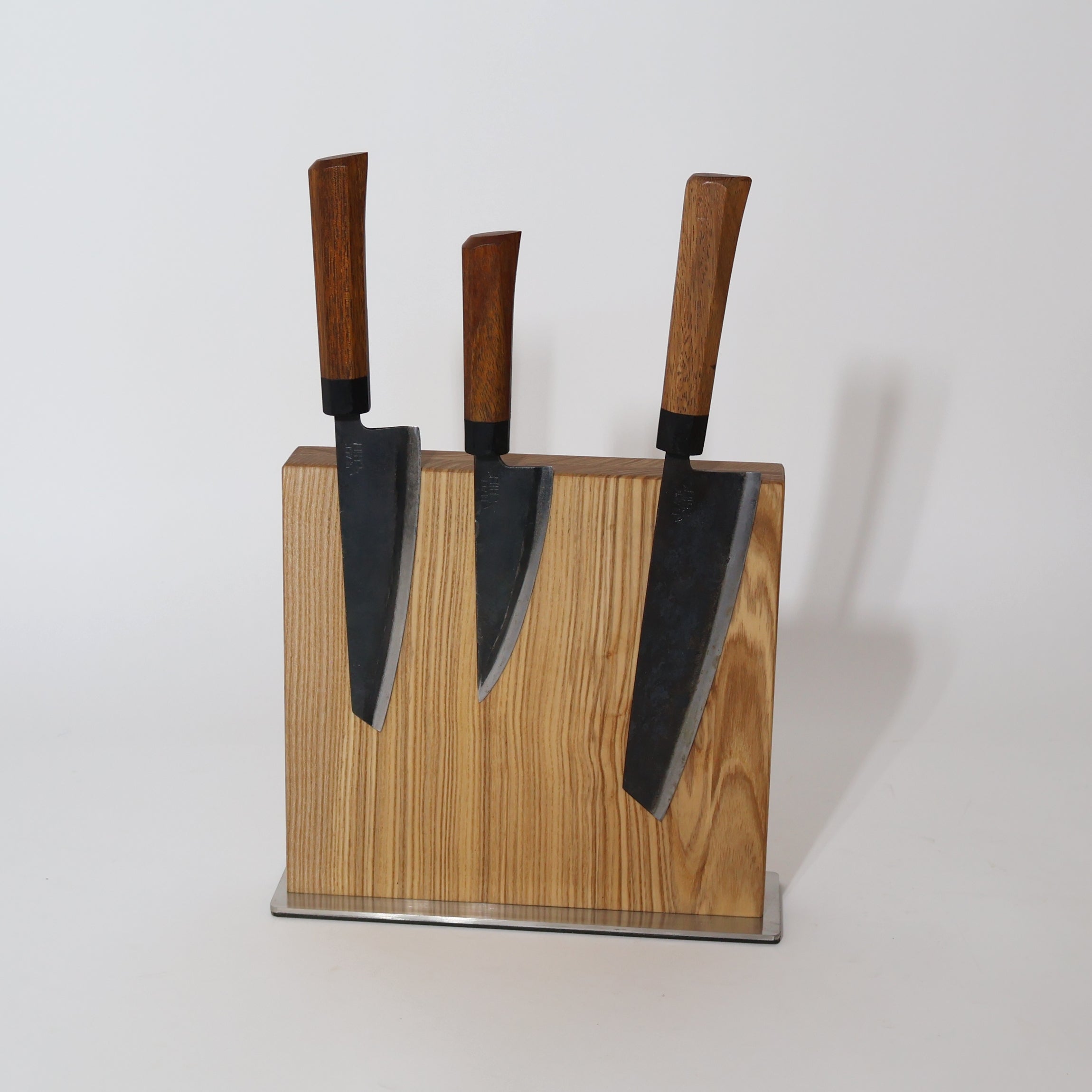 Magnetischer Messerblock Eschenholz „GipfelBlock“